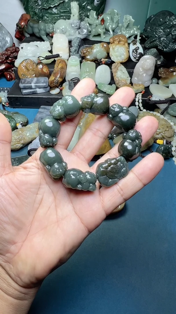 未镶嵌和田玉把件-