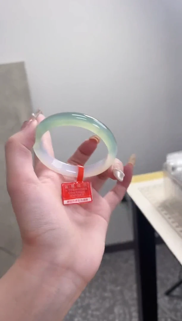 【闪购商品】玛瑙/玉髓手镯未镶嵌54圈 需要包容