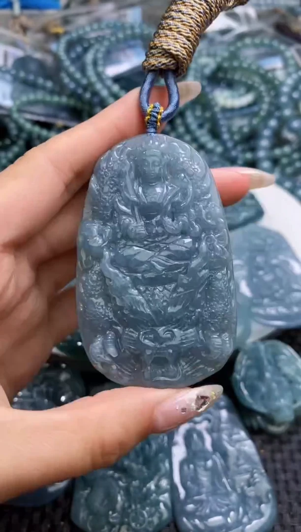 【闪购商品】翡翠颈饰未镶嵌          