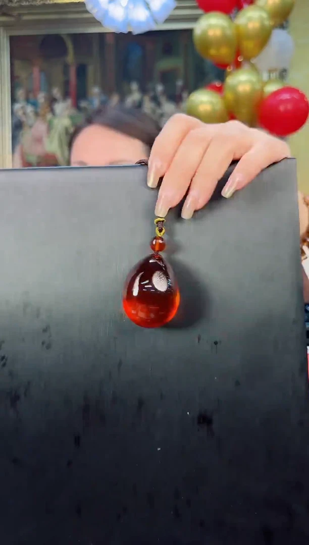 未镶嵌吊坠(赠链)琥珀血珀 水滴吊坠