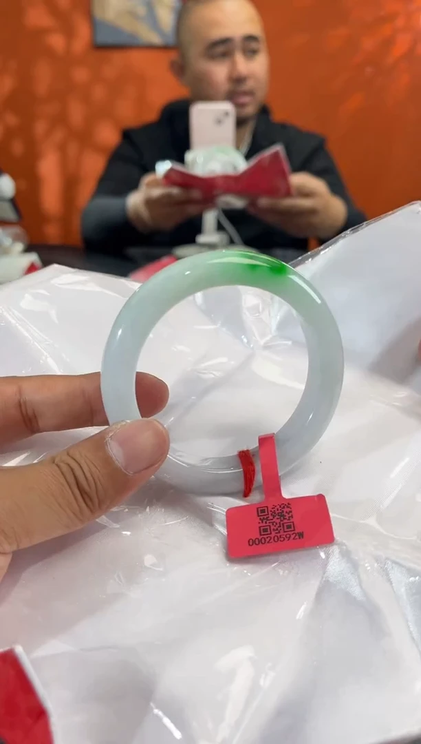 未镶嵌手镯翡翠1   56