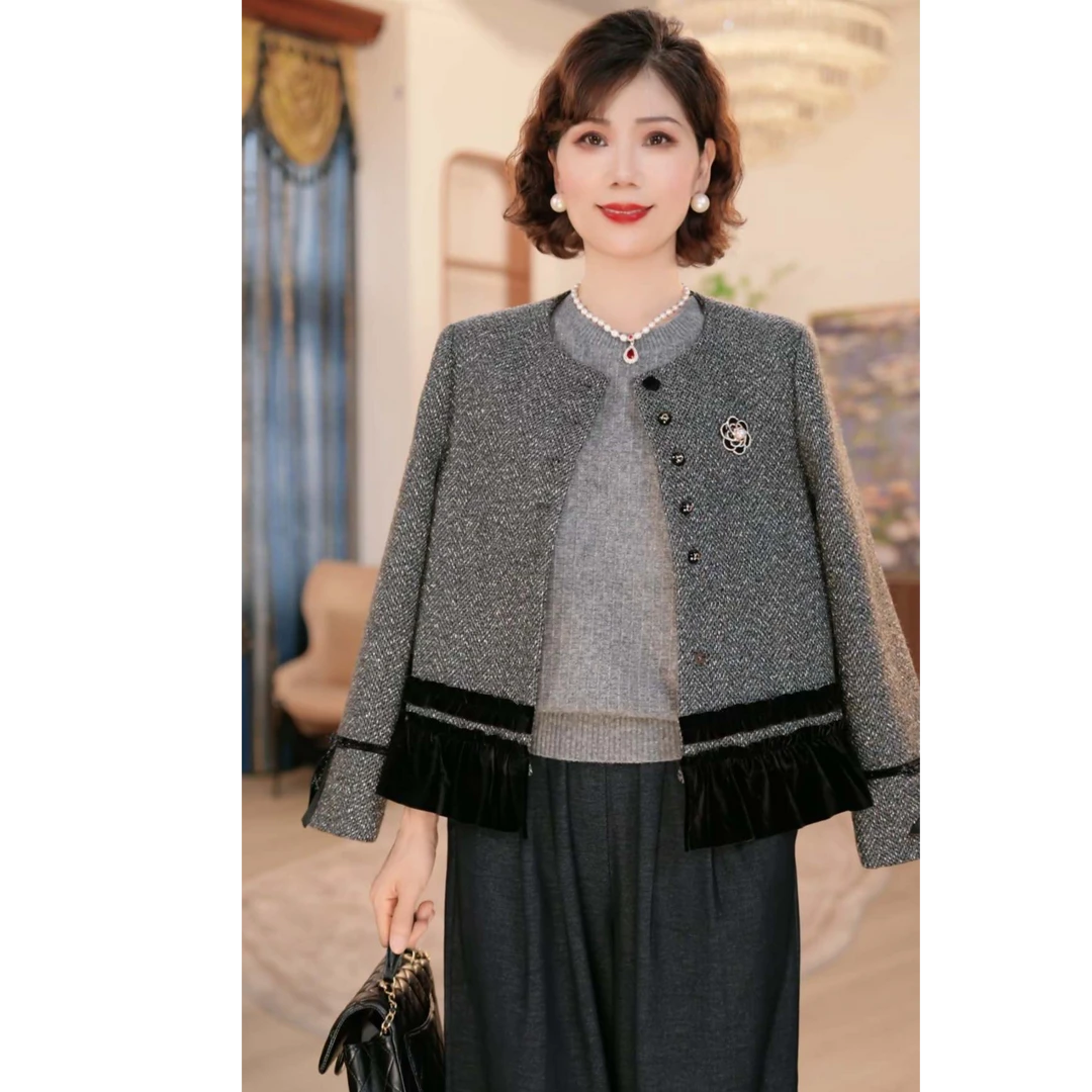 年轻妈妈秋装时尚小香风外套2025新款洋气中老年女装贵夫人上衣服