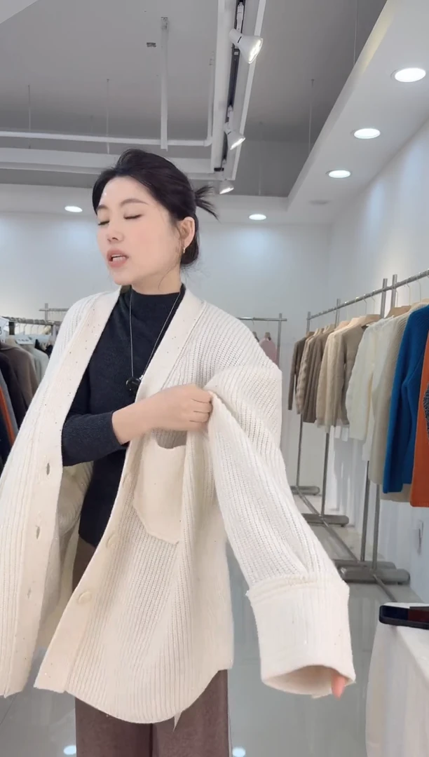 019百分百全羊毛开衫亮片 ，到手149