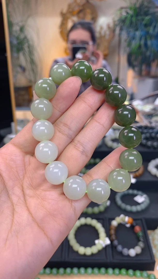 未镶嵌手串和田玉用****8卡14