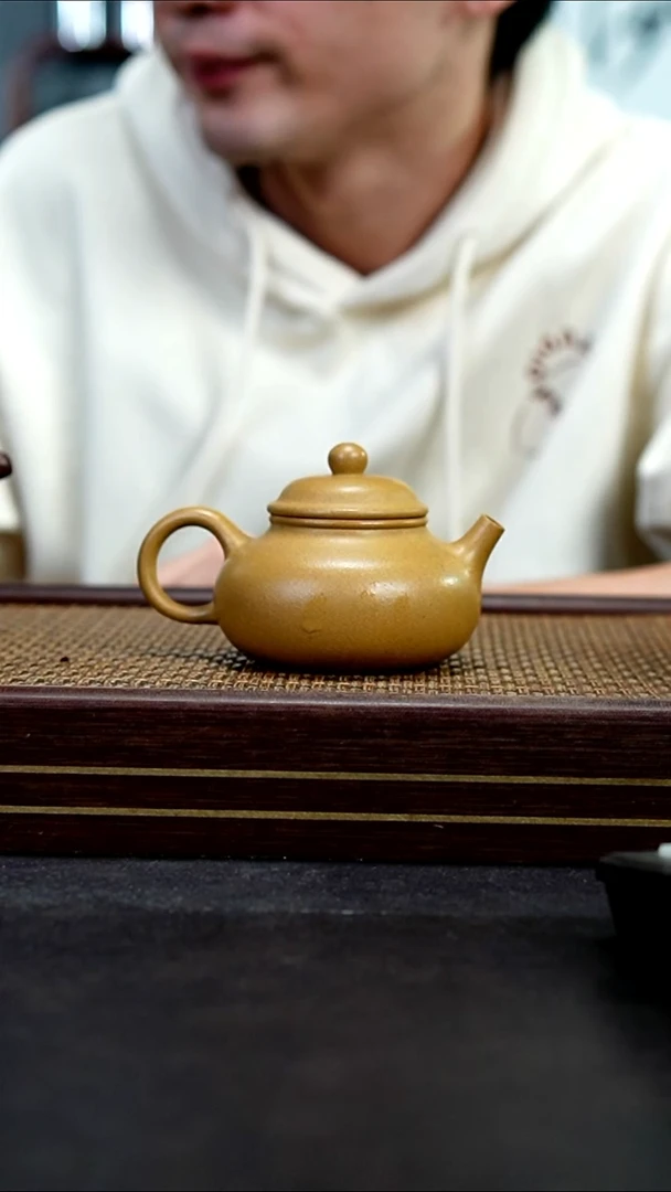 茶壶紫砂    LZX      黄金段    容天    180cc