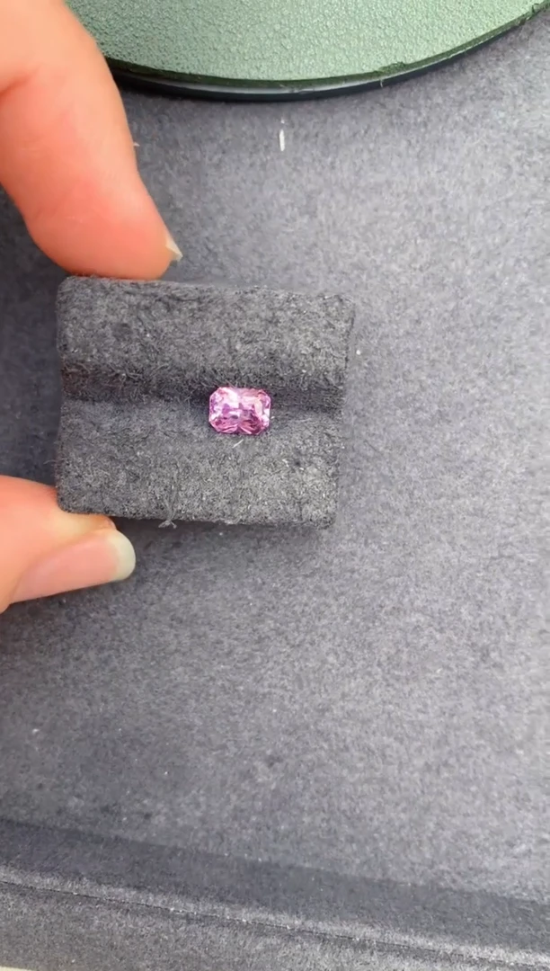 蓝宝石裸石未镶嵌1ct粉蓝宝