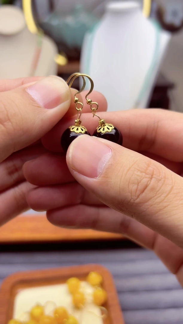 【闪购商品】血珀耳饰14K金镶嵌e329``````