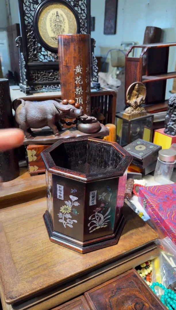木象***察紫檀多角笔筒