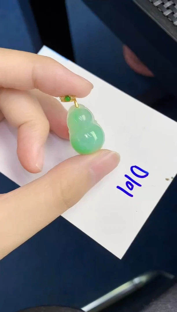 翡翠未镶嵌颈饰天然翡翠緬甸A貨