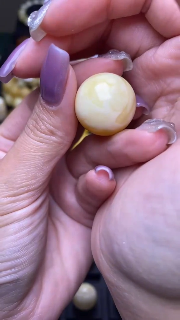 【闪购商品】琥珀裸石未镶嵌葵. 36