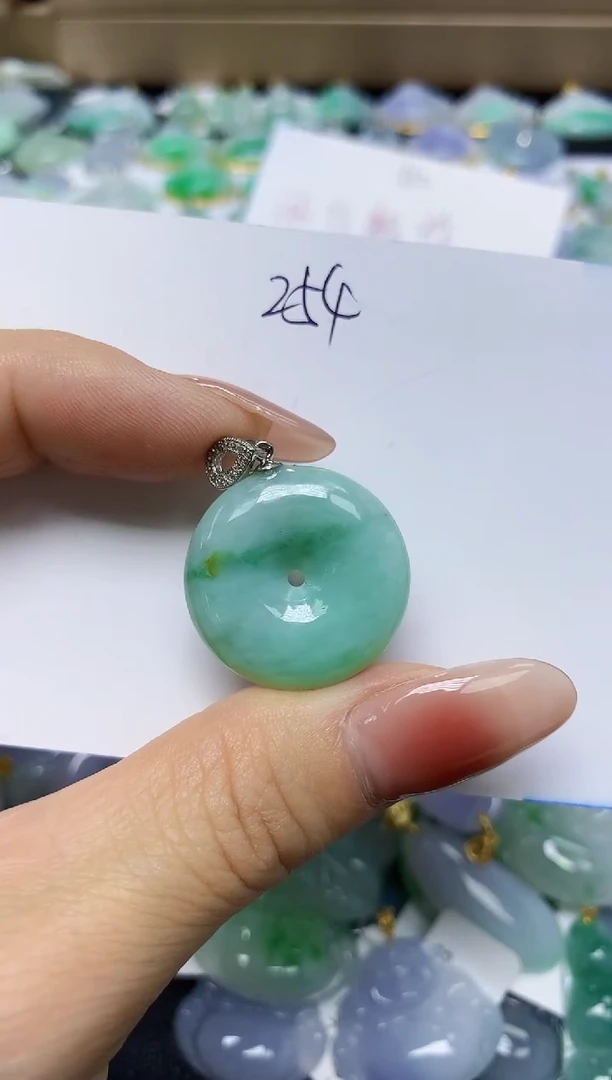 翡翠未镶嵌颈饰 天然缅甸翡翠A货