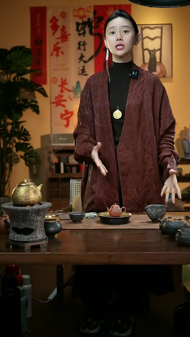 【闪购商品】憨憨甄选-红色长款风衣-香云纱-壶-茶器