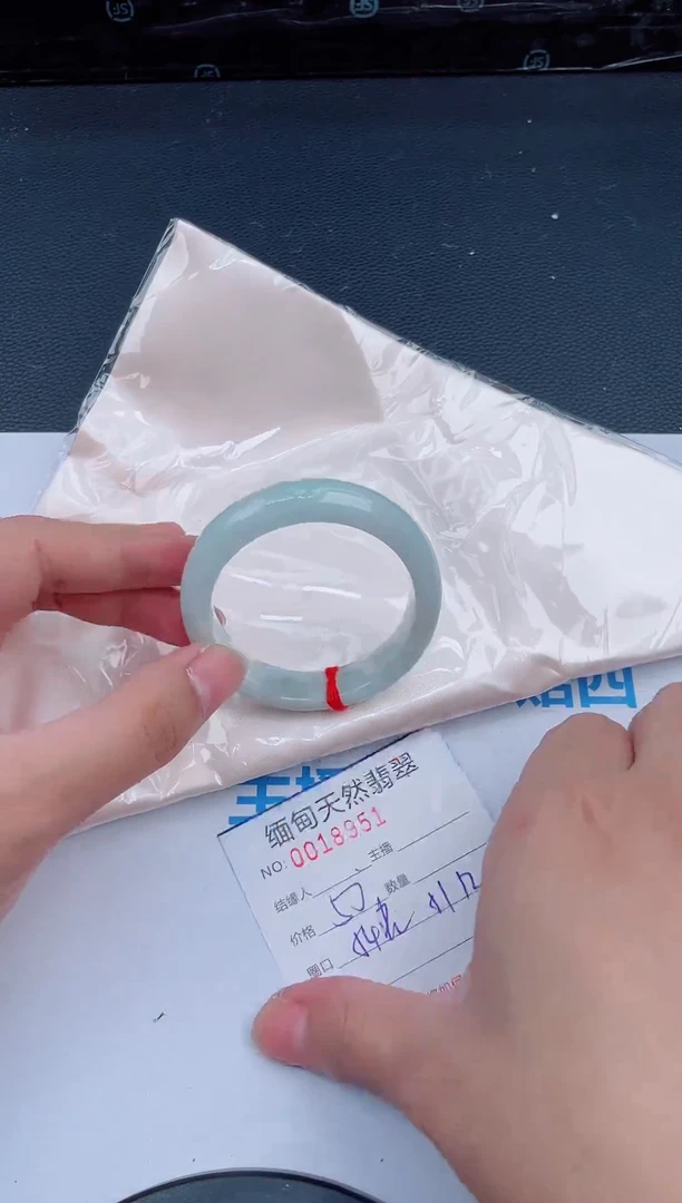 未镶嵌手镯翡翠天然翡翠手镯