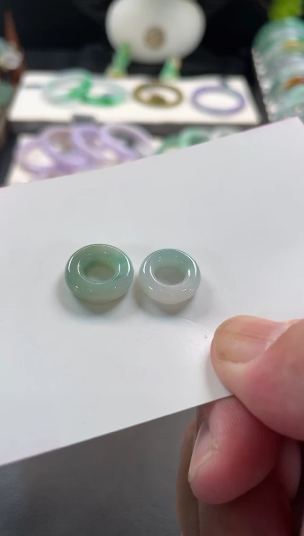 颈饰未镶嵌翡翠48号链接 有纹裂