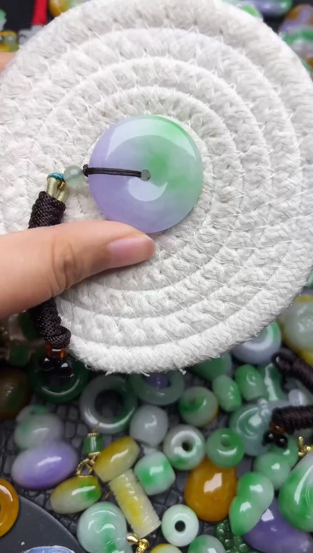 颈饰未镶嵌翡翠缅甸翡翠吊坠