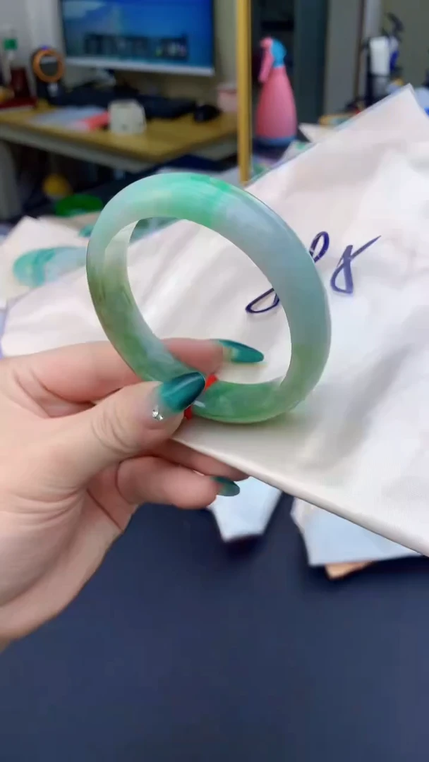 【闪购商品】翡翠手镯未镶嵌0850421313