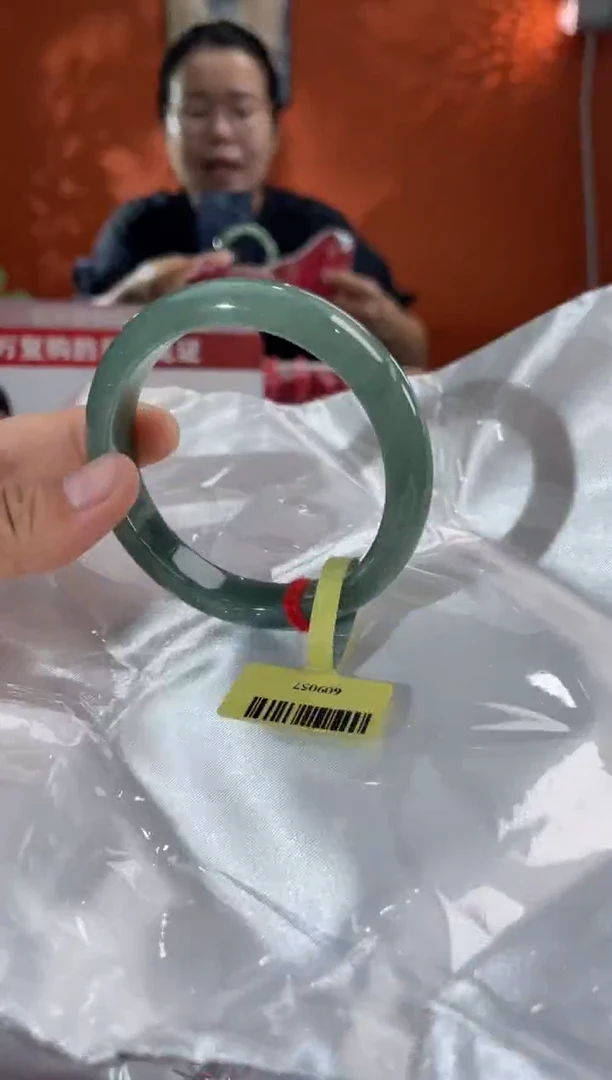 未镶嵌手镯翡翠翡翠手镯