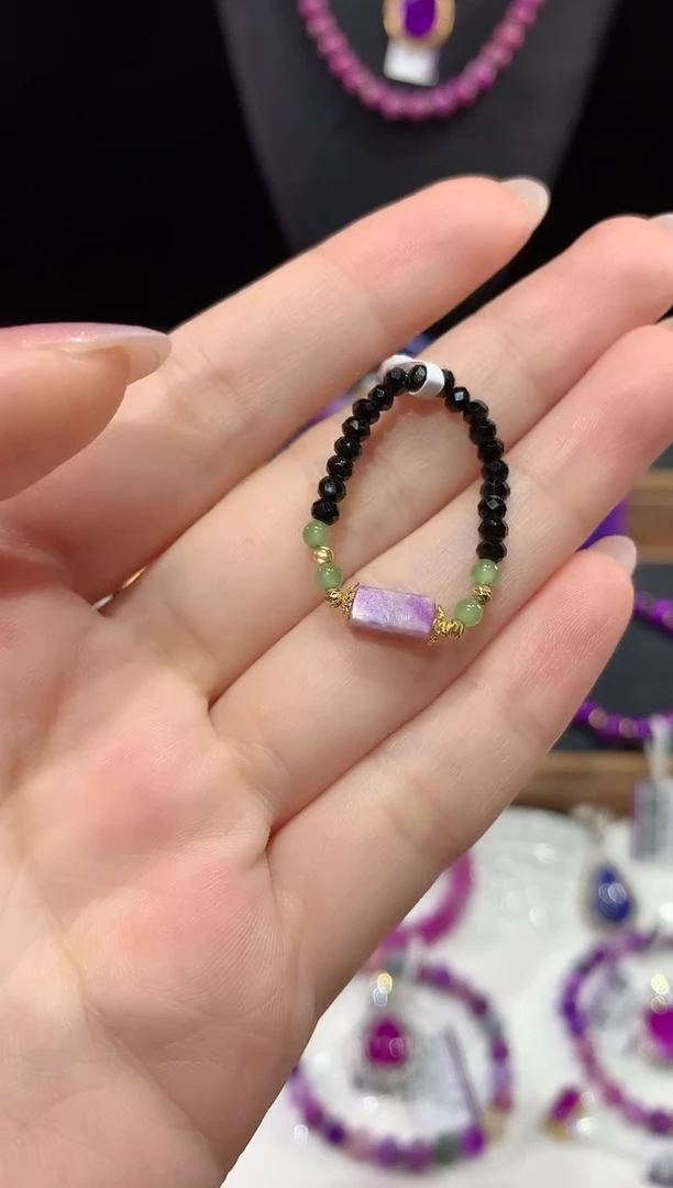苏纪石（舒俱来）18K金镶嵌，戒指