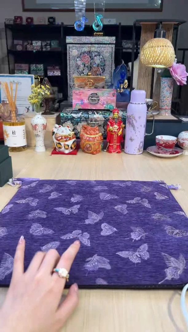 41蝶生好运坐垫