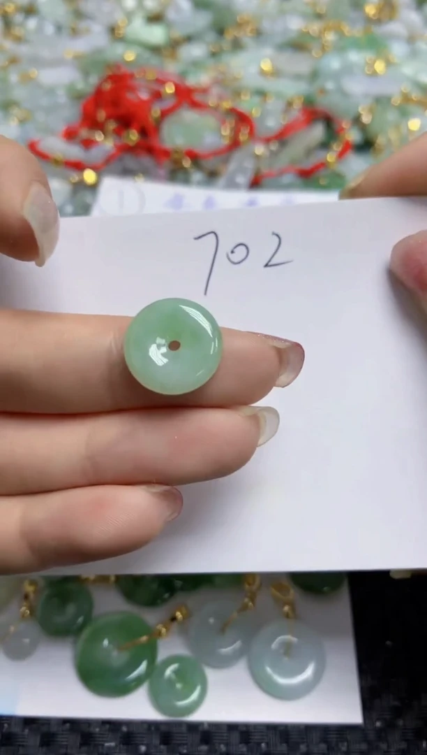 【闪购商品】翡翠颈饰未镶嵌   天然A货翡翠