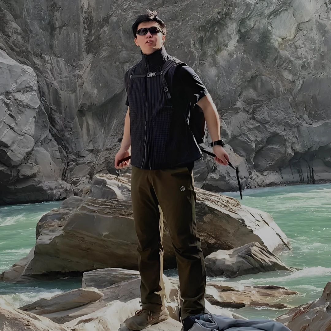 叠穿神衣！高端肌理透气生物基轻量化速干透气户外立领马甲背心男