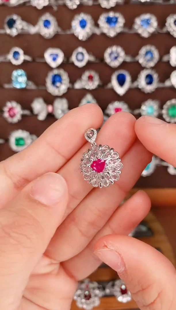 【闪购商品】红宝石18K金吊坠18K金镶嵌0.56克拉