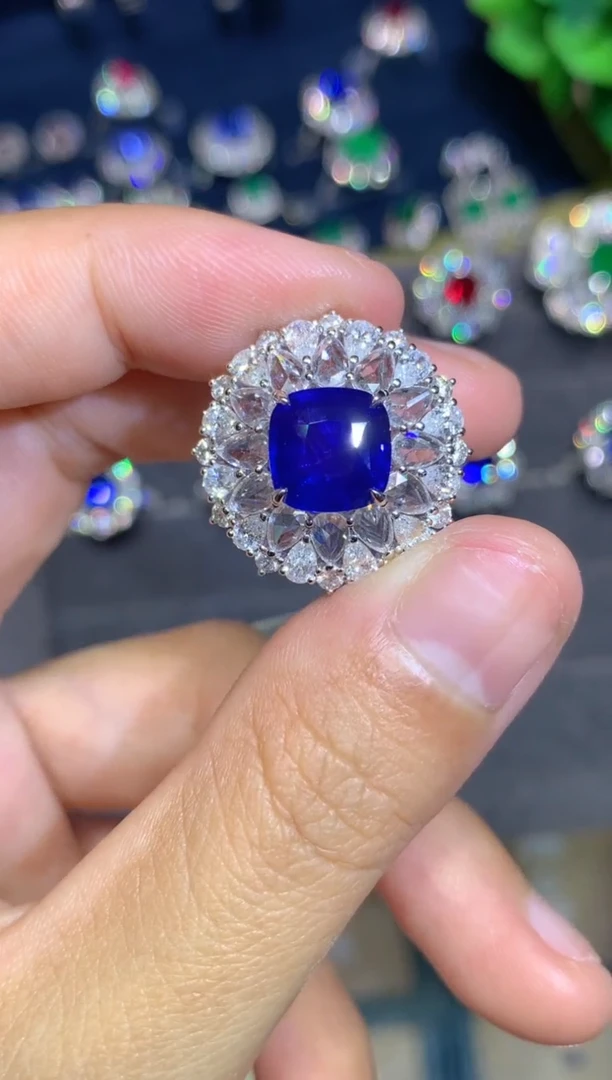 戒指蓝宝石18K金镶嵌4.06CT