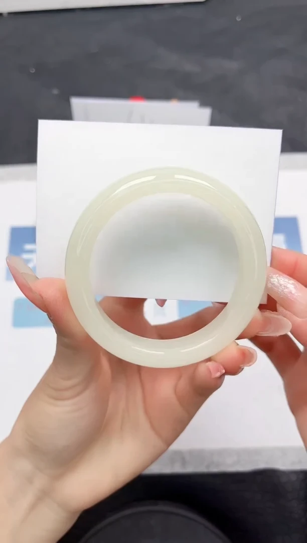 【闪购商品】石英质玉手镯未镶嵌Q61-56.3