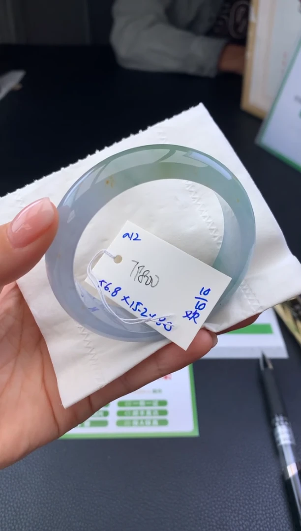 未镶嵌手镯翡翠手镯