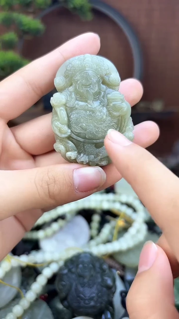 和田玉未镶嵌颈饰1