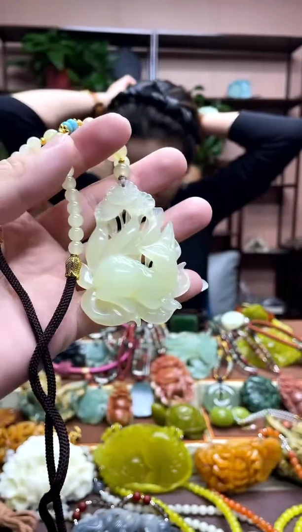 未镶嵌岫玉吊坠·