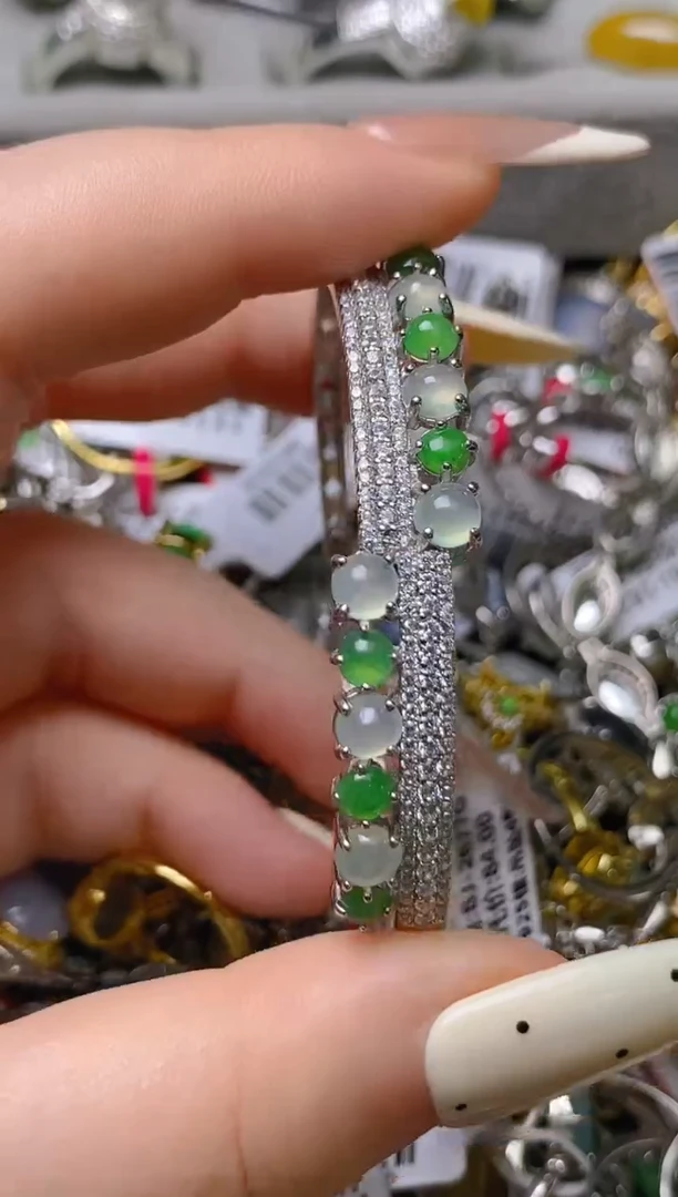 银S925镶嵌戒指翡翠百内无证书