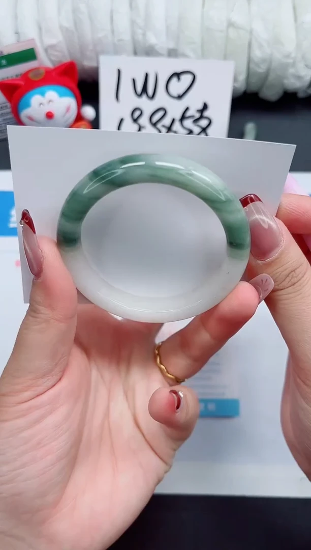 【闪购商品】石英质玉手镯未镶嵌62