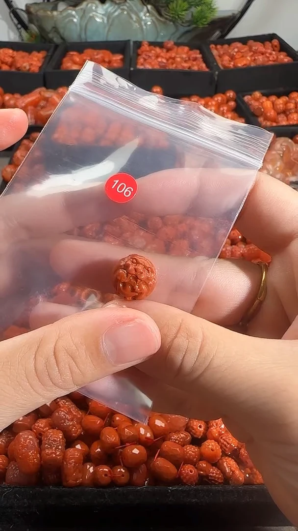 颈饰未镶嵌南红玛瑙1