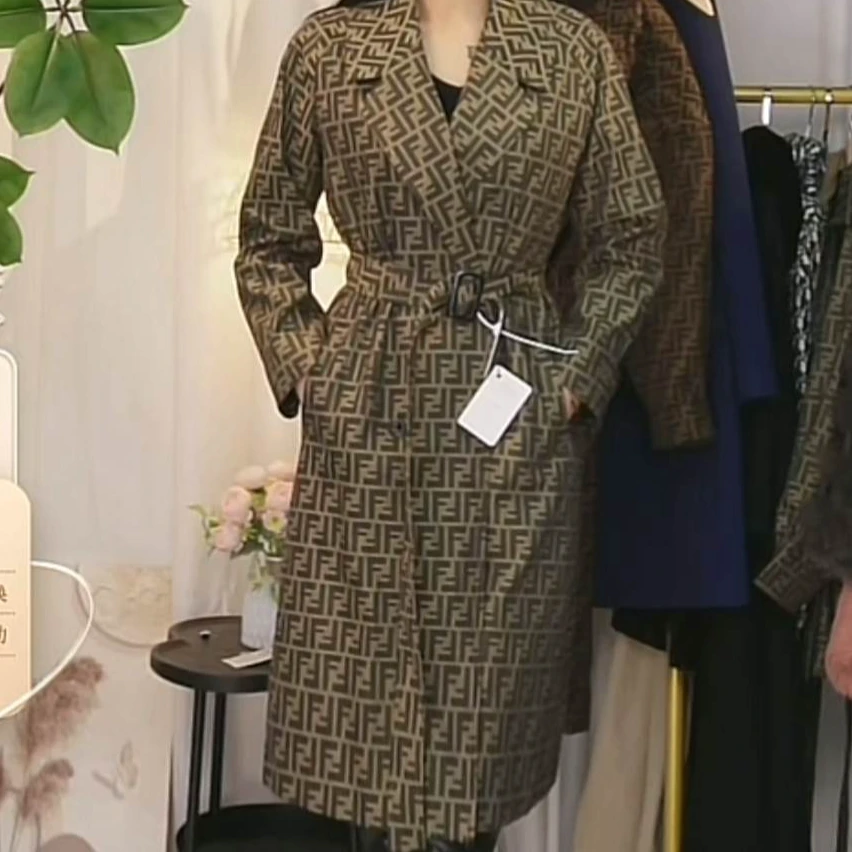 95新 FENDI/芬迪 芬迪带腰带款风衣fy1497