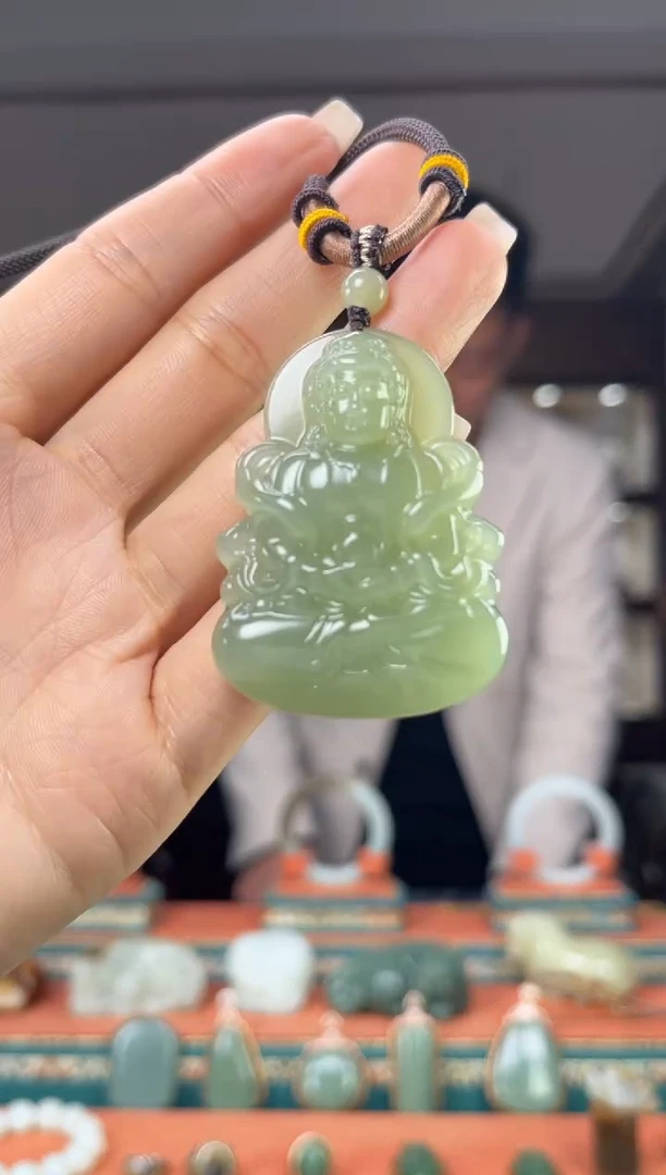 颈饰未镶嵌和田玉佩佩