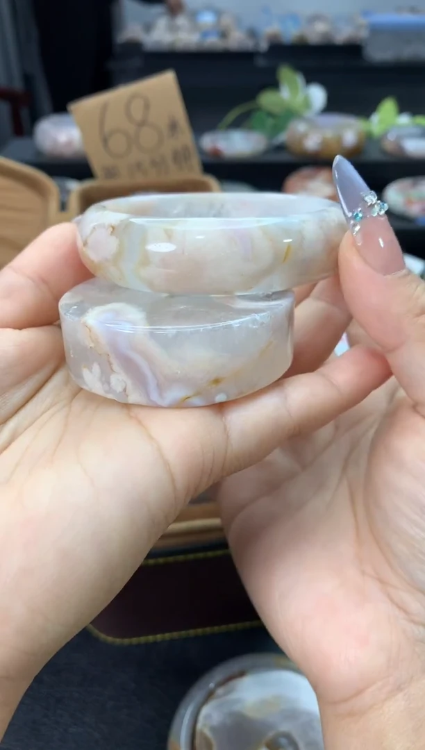 未镶嵌手镯石英质玉（58-59圈口）赠送镯心 无证书