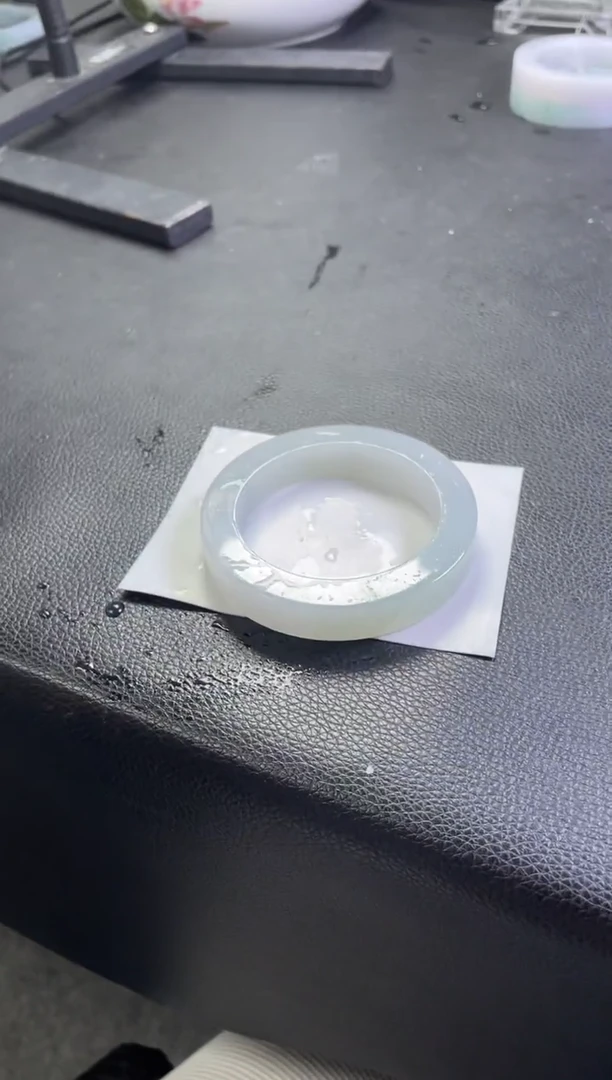 未镶嵌手镯定制翡翠手镯