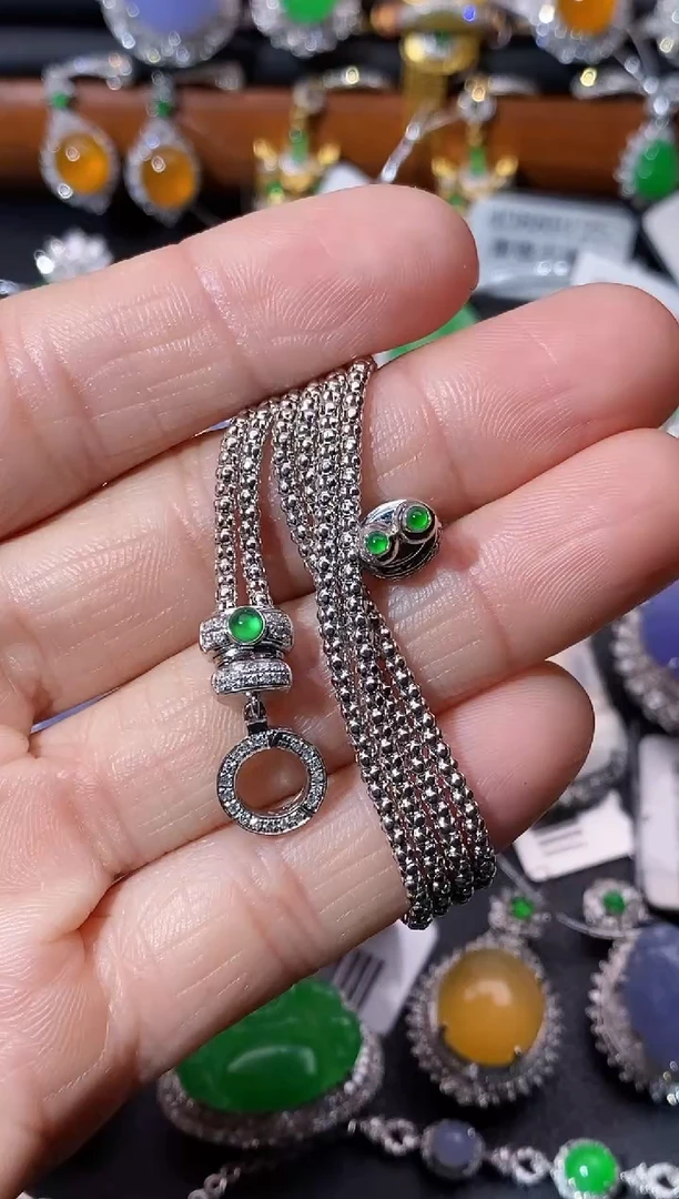 【闪购商品】翡翠吊坠(不含链)18K金镶嵌吊坠