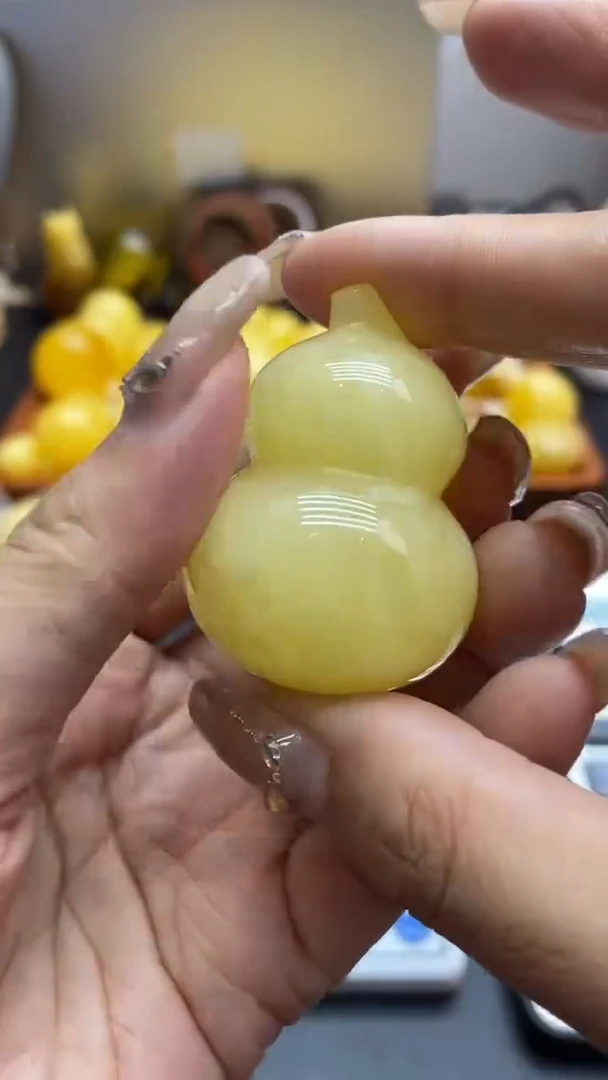 琥珀未镶嵌珠宝奇石2378