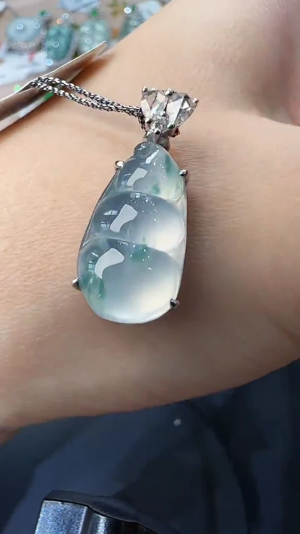 翡翠18K金镶嵌吊坠(不含链)15