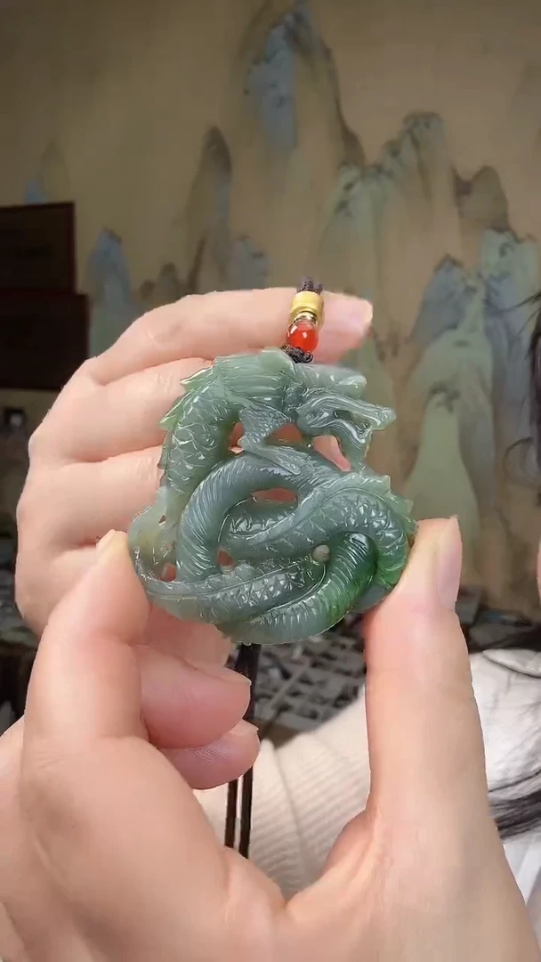 颈饰未镶嵌和田玉.