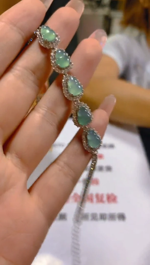未镶嵌手链翡翠多样性发一