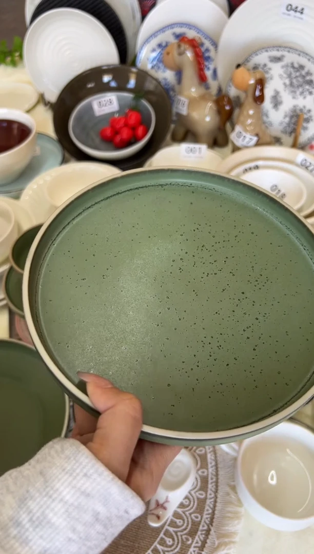 新骨瓷041瑕疵 烟灰绿 8寸  盘