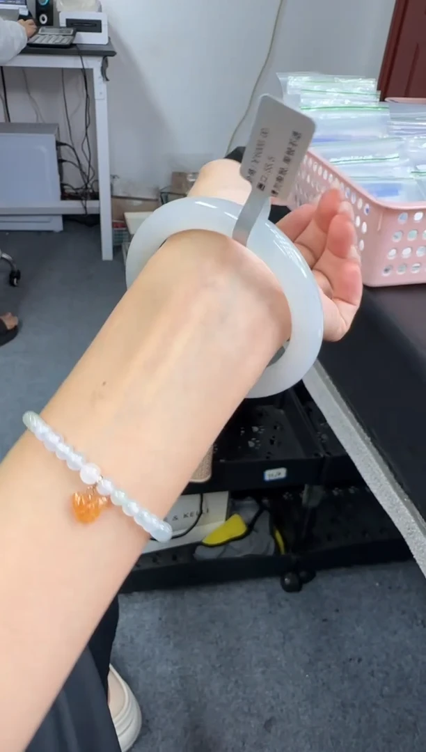 未镶嵌手镯翡翠钱**多手镯