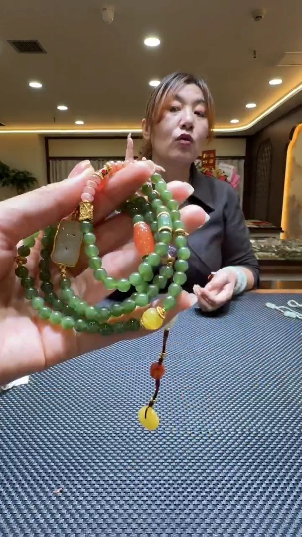 颈饰未镶嵌和田玉项链