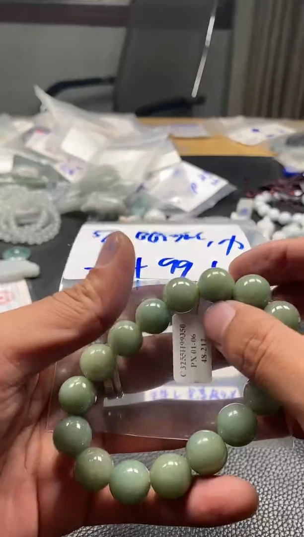 【闪购商品】翡翠手链未镶嵌5万