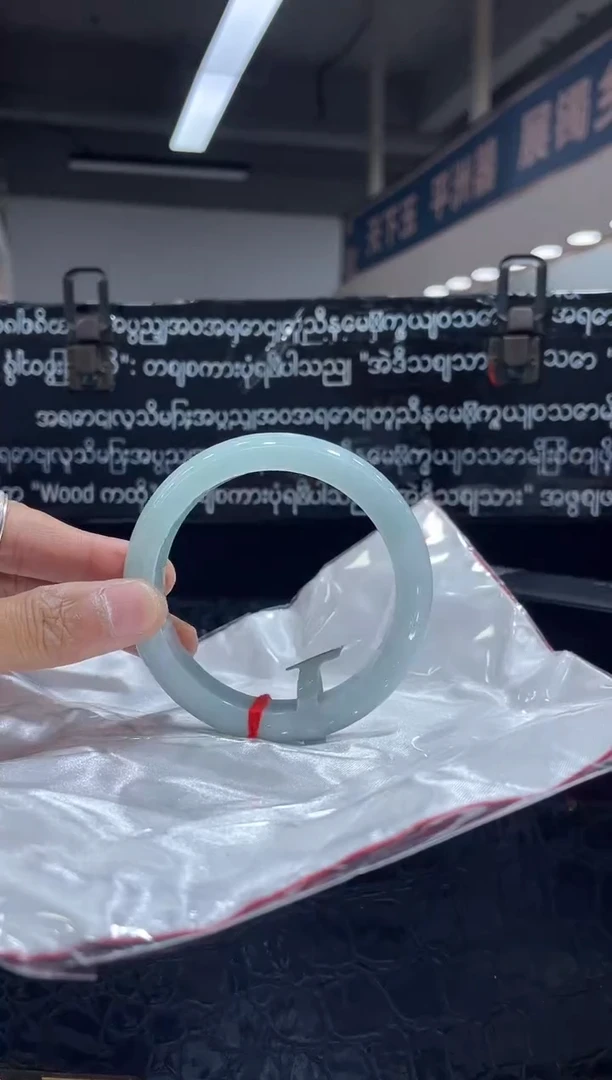 未镶嵌手镯翡翠17 5758