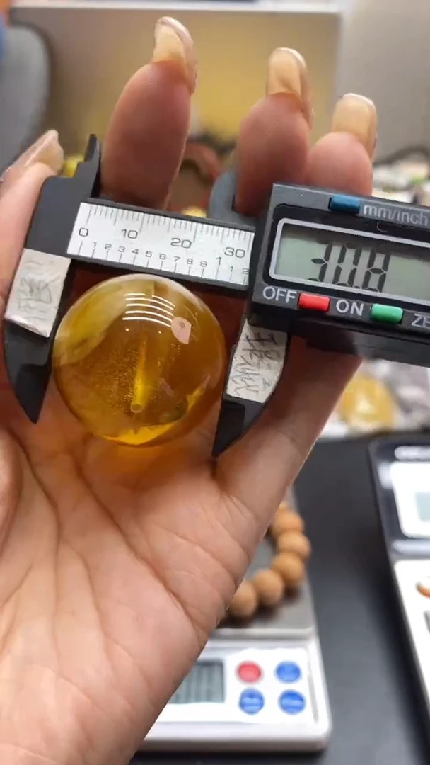 琥珀未镶嵌珠宝奇石2569