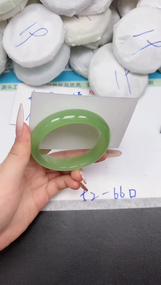 未镶嵌手镯石英质玉A150/57.3